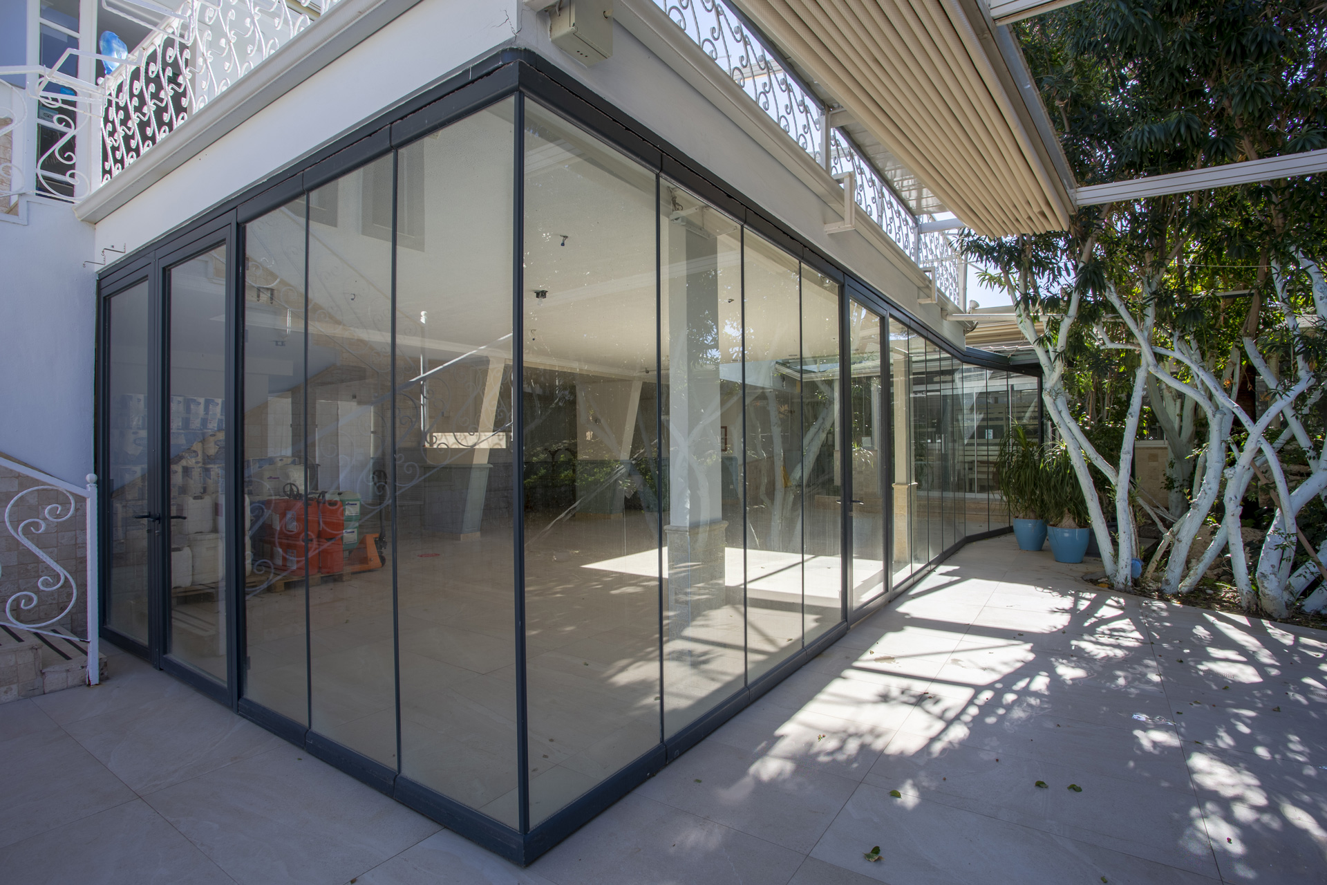 Premium Askılı Vitrin Sistemi Detay